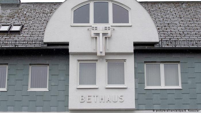 Mais de 40 pessoas são infectadas com coronavírus em culto na Alemanha