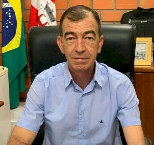 Prefeito de Sangão cria projeto para reduzir próprio salário e de secretários em 30% Prefeito de Sangão cria projeto para reduzir próprio salário e de secretários em 30%
