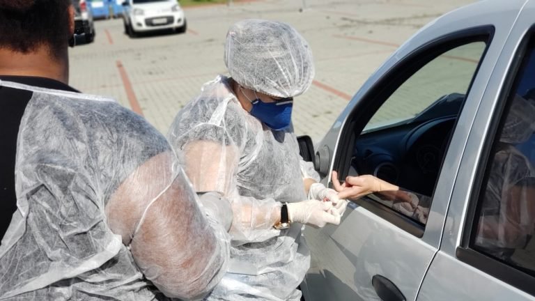 Em Tubarão: pacientes em monitoramento efetuam testes rápidos