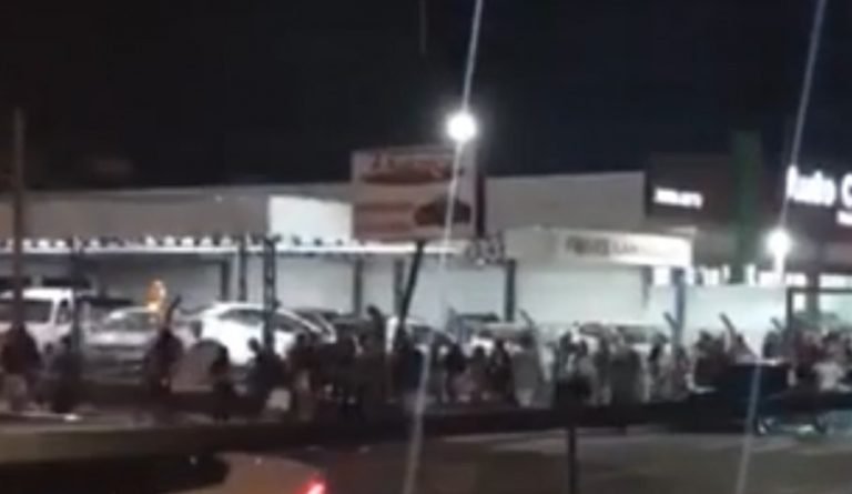 Aglomeração de cerca de 150 pessoas mobiliza PM em Tubarão