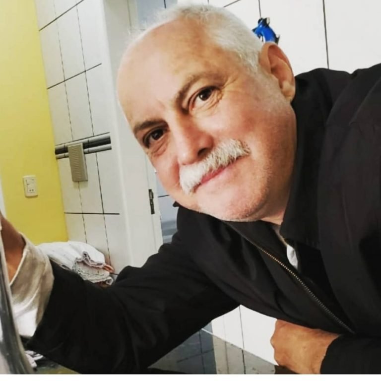 Covid-19: Família garante que Flávio de Luca, internado em Içara, morreu por falta de medicação