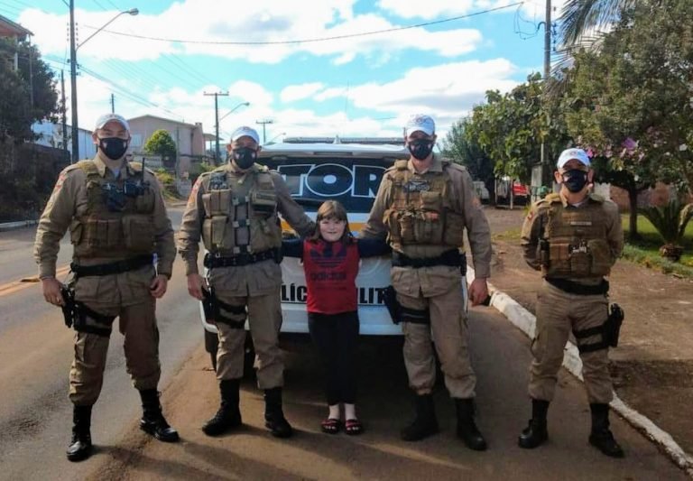 Em SC: Menina ganha surpresa de aniversário