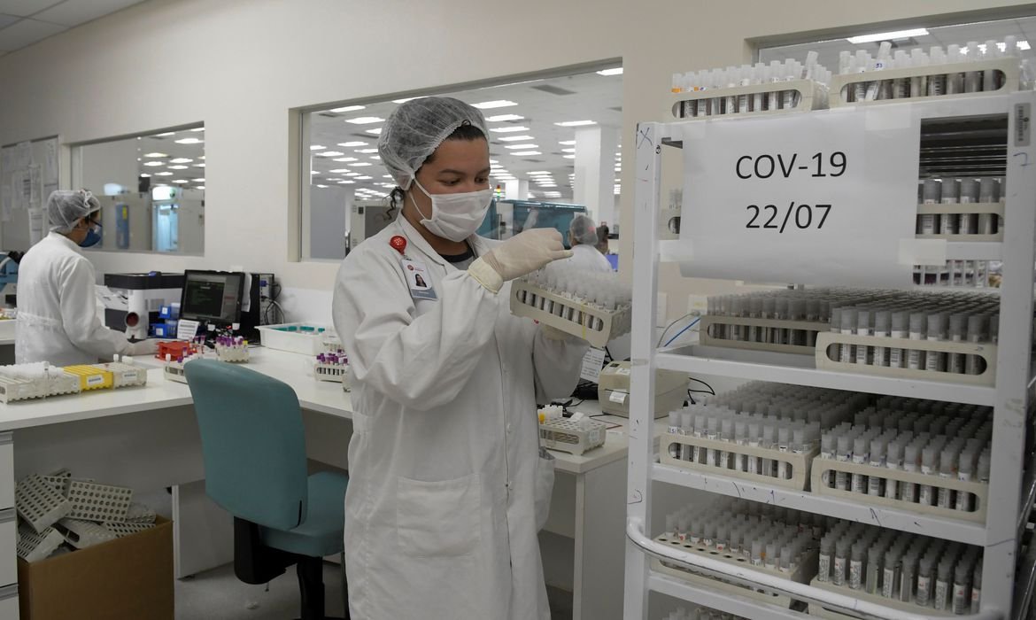 Covid-19 Brasil chega a 2,6 milhões de casos e 91,2 mil mortes