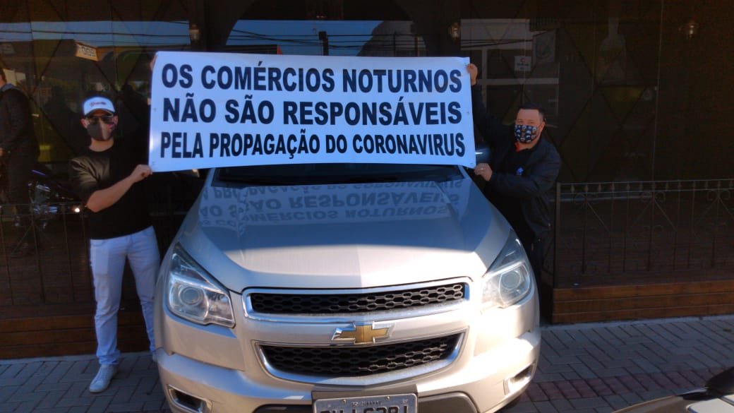Covid-19 Empresários do ramo da gastronomia realizam carreata em Tubarão