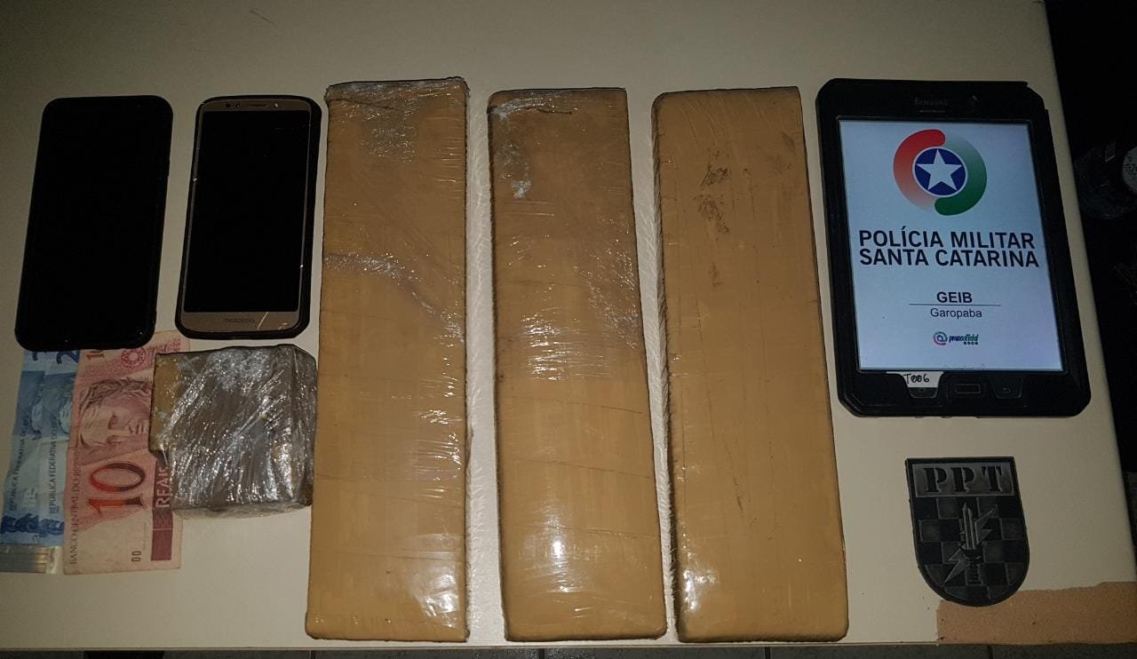 Dois homens são presos com 3 quilos de maconha em Garopaba