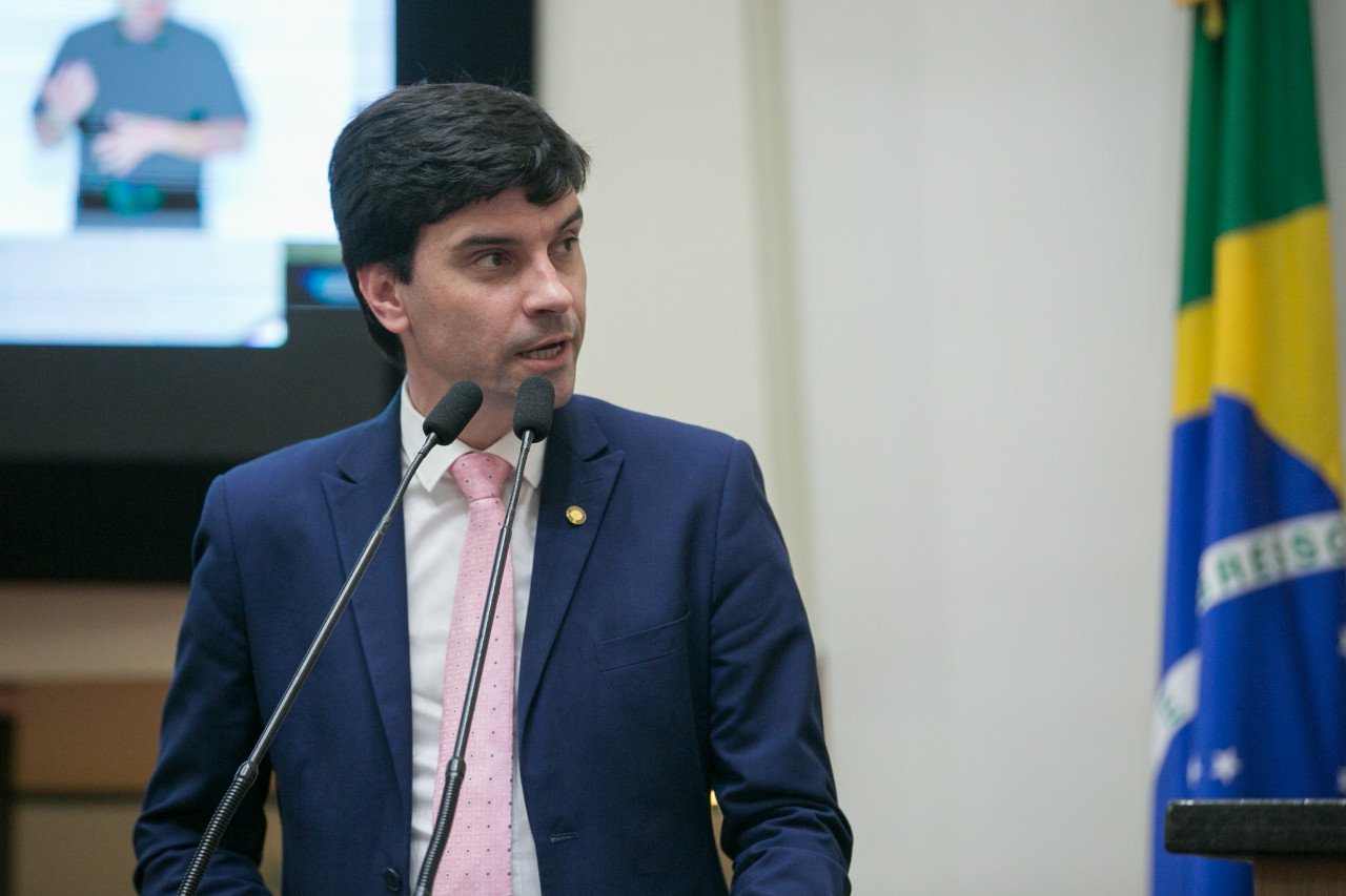Lei suspende prazos de concursos públicos