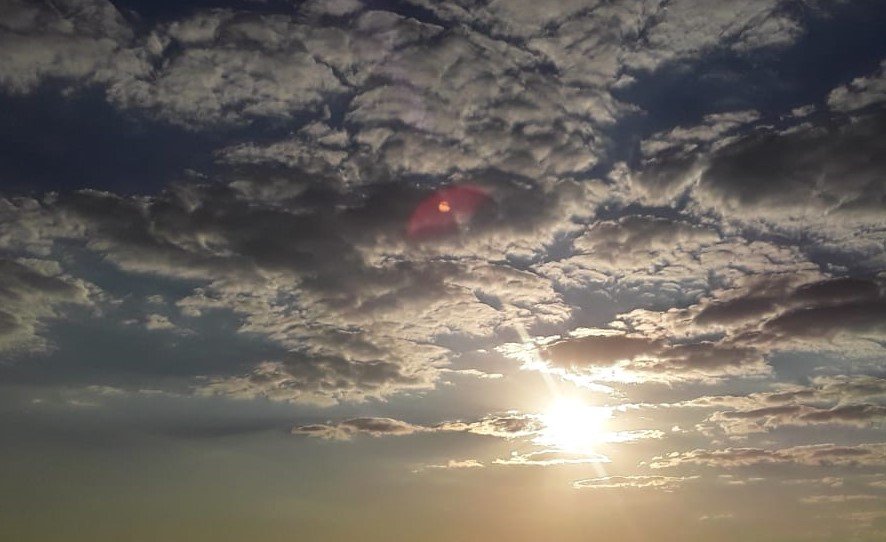 Previsão aponta sol, tempo firme e temperatura elevada hoje (20) em SC