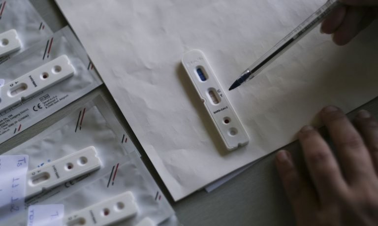 Covid-19: Brasil registra mais de 2,6 milhões de infectados