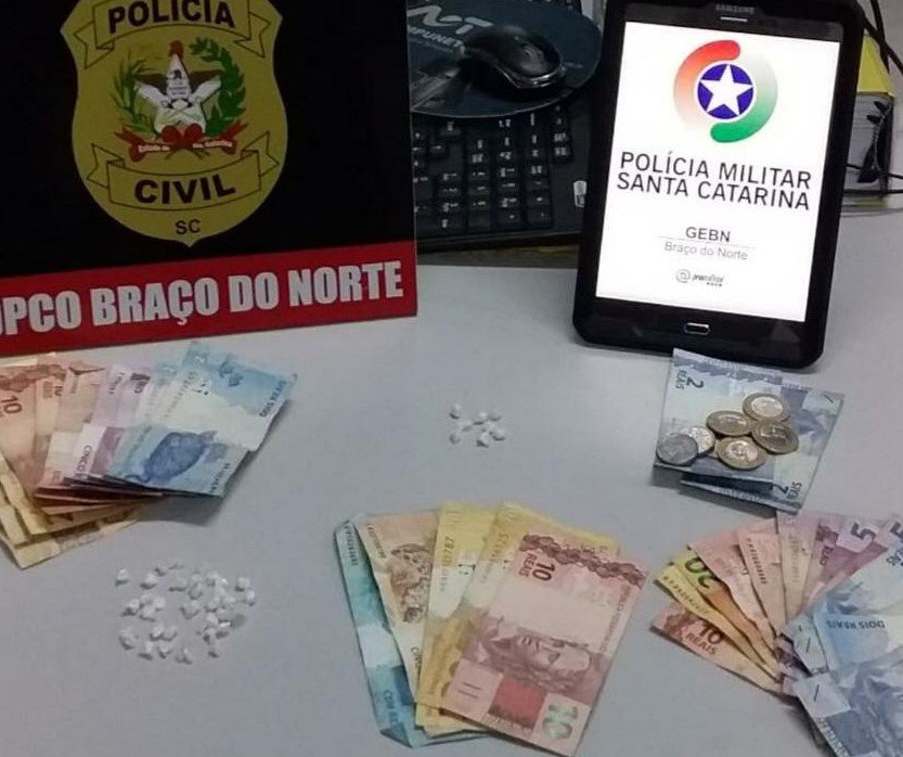Duas mulheres são presas por tráfico de drogas em Braço do Norte