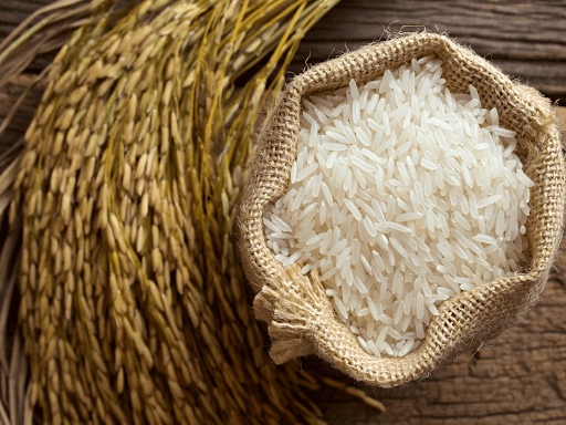 arroz #Pracegover Foto: Na imagem um produto essencial na mesa da família brasileira, o arroz. Atualmente o preço do arroz disparou nos supermercados brasileiros, sobretudo nas últimas semanas