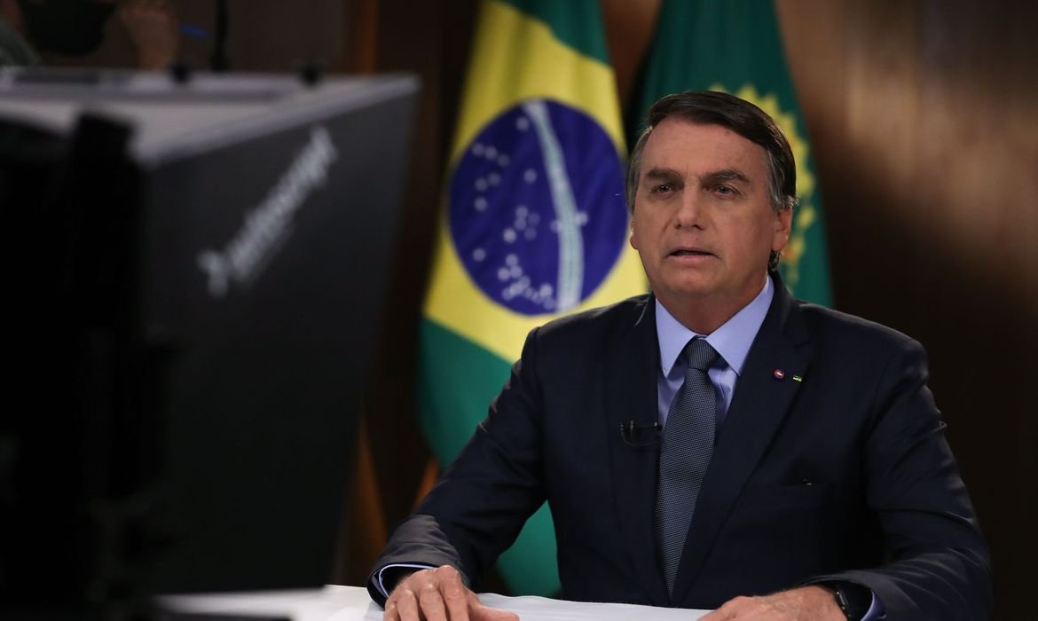Bolsonaro 1 #Pracegover Foto: Na imagem há o presidente Jair Bolsonaro com semblante sério em discurso na ONU