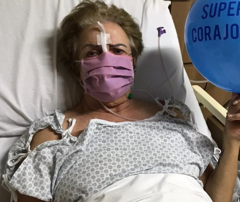 (VÍDEOS) Covid-19: Delma, de 79 anos, de Braço do Norte, recebe alta da UTI; ao seu lado está o seu amor de 62 anos de união