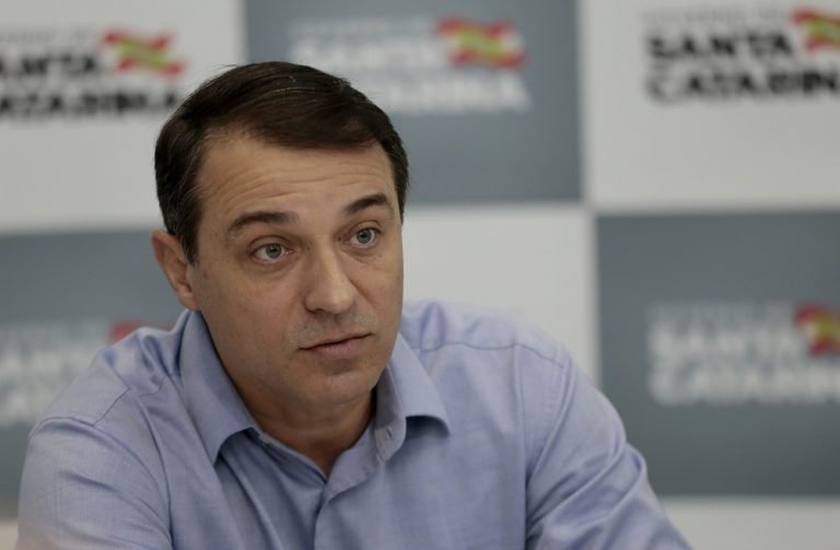 Governador entrega defesa de 2º pedido de impeachment que trata de respiradores e hospital de campanha Governador entrega defesa de 2º pedido de impeachment que trata de respiradores e hospital de campanha
