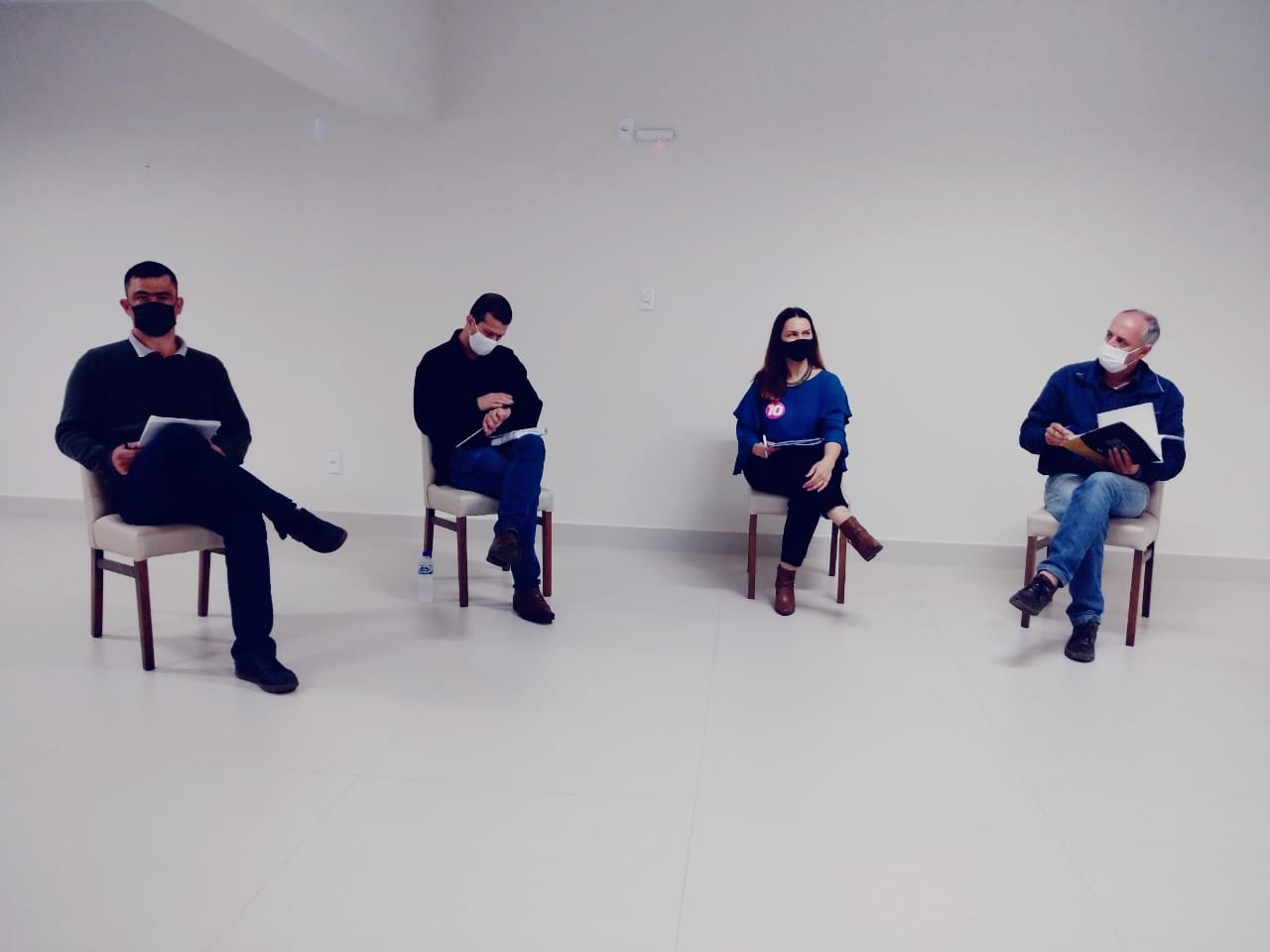 Debate 1 #Pracegover Foto: na imagem aparecem quatro pessoas, que concorrem a vaga no Executivo