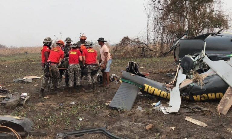 Helicóptero que atuava no combate a queimadas cai em Mato Grosso