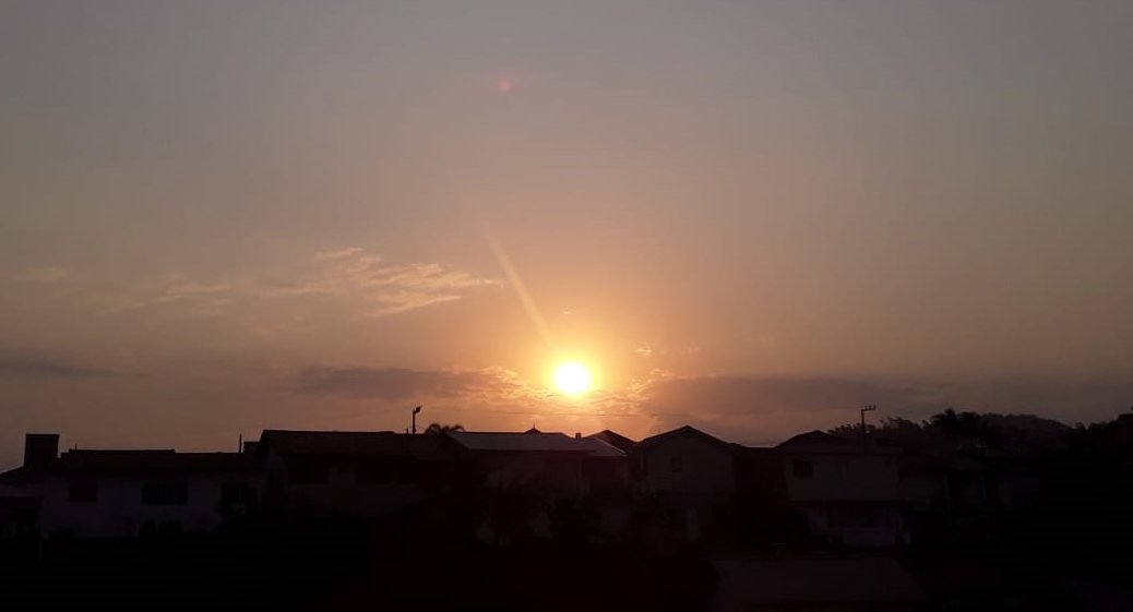 Sol predomina hoje (19) em SC; fenômeno da maré seca atinge costa catarinense