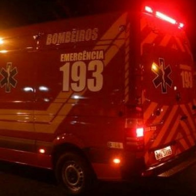 Trabalhador de 21 anos tem dedos da mão esmagados por peça de 700 quilos em Içara Trabalhador de 21 anos tem dedos da mão esmagados por peça de 700 quilos em Içara