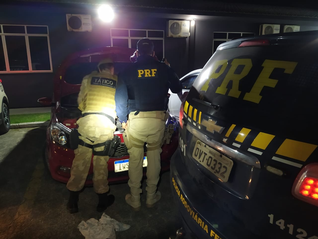Veículo clonado e roubado é recuperado pela PRF e PM em Imbituba