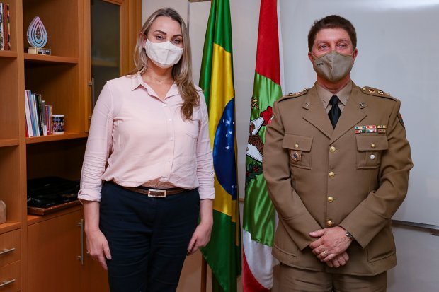 coronel_da_pm_sinval_santos_da_silveira_junior_e_o_novo_chefe_da_casa_militar_do_governo_do_estado