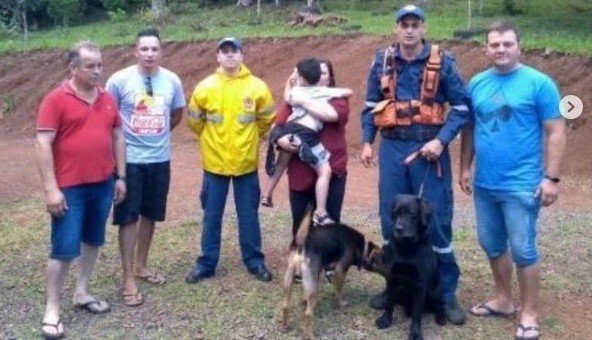 Criança de 4 anos se perde na mata e é encontrado pelo cão dos Bombeiros em Curitibanos