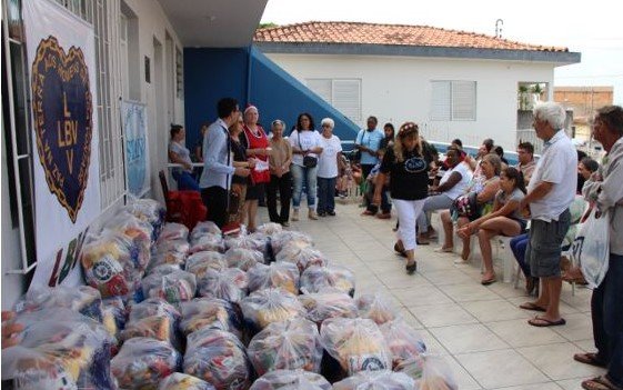 Natal 2020: LBV entrega cestas de alimentos e kits de limpeza a famílias de Tubarão
