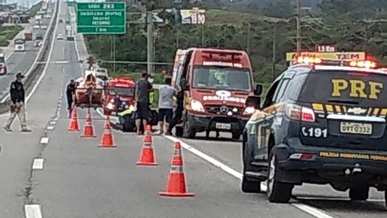 Motociclista tem braço esquerdo decepado em acidente de moto na BR 101 em Imbituba
