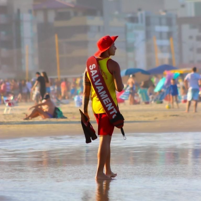 Bombeiros de Santa Catarina iniciam neste sábado Operação Veraneio 2020/2021