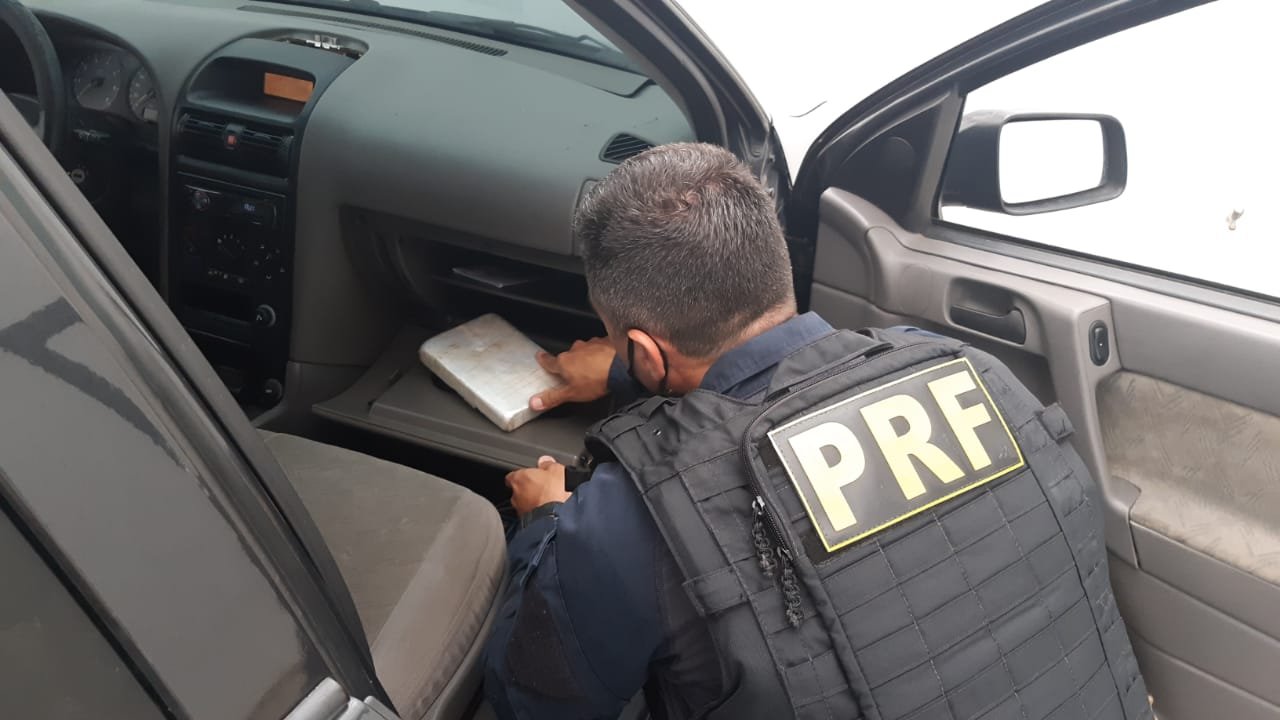 Em Laguna um quilo de cocaína é apreendida na BR-101