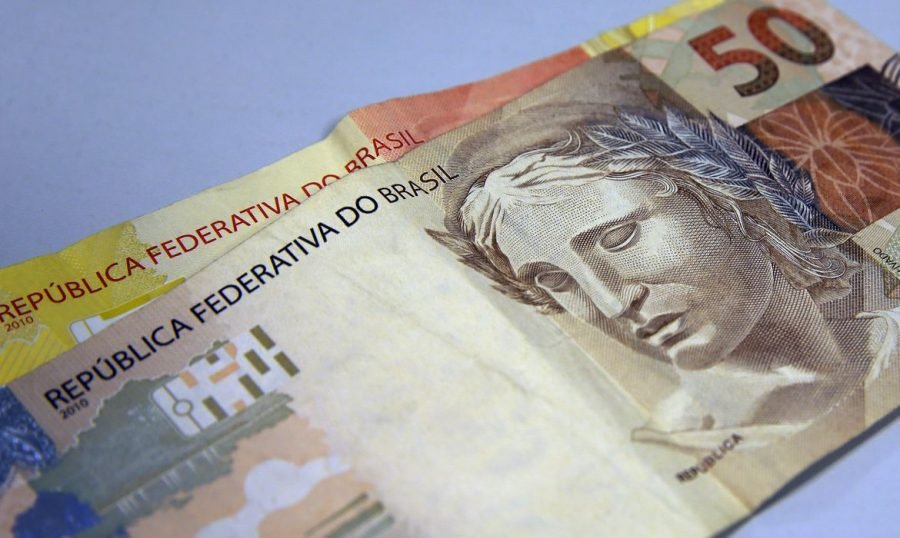 moeda #Pracegover Foto: na imagem há cédulas de R$20 E 50