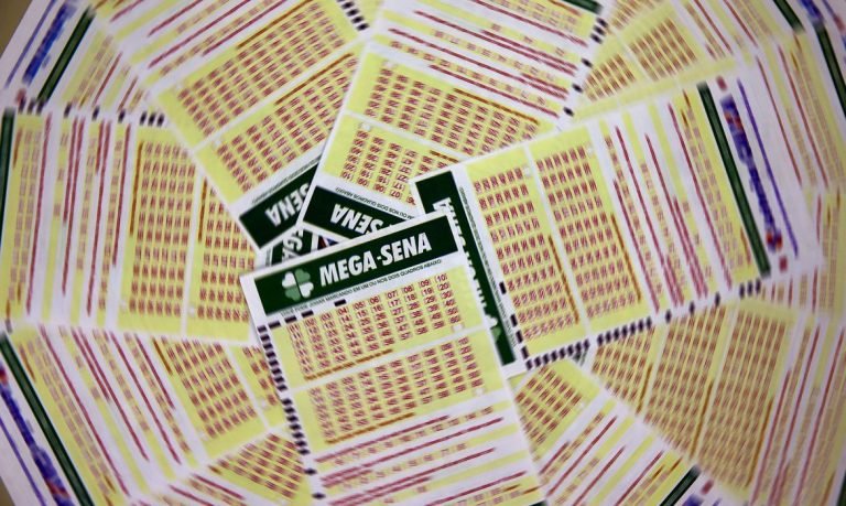 Ninguém acerta Mega-Sena e prêmio vai para R$ 25 milhões Ninguém acerta Mega-Sena e prêmio vai para R$ 25 milhões