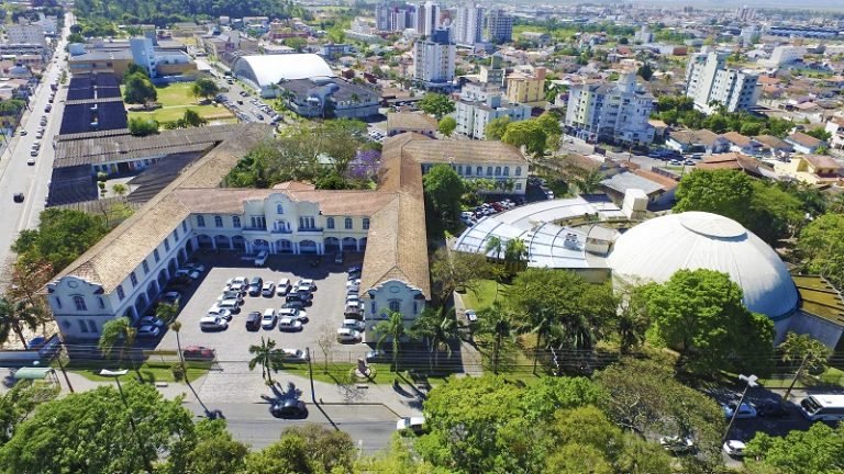 Unisul passa a ser integralmente uma instituição da Ânima Educação