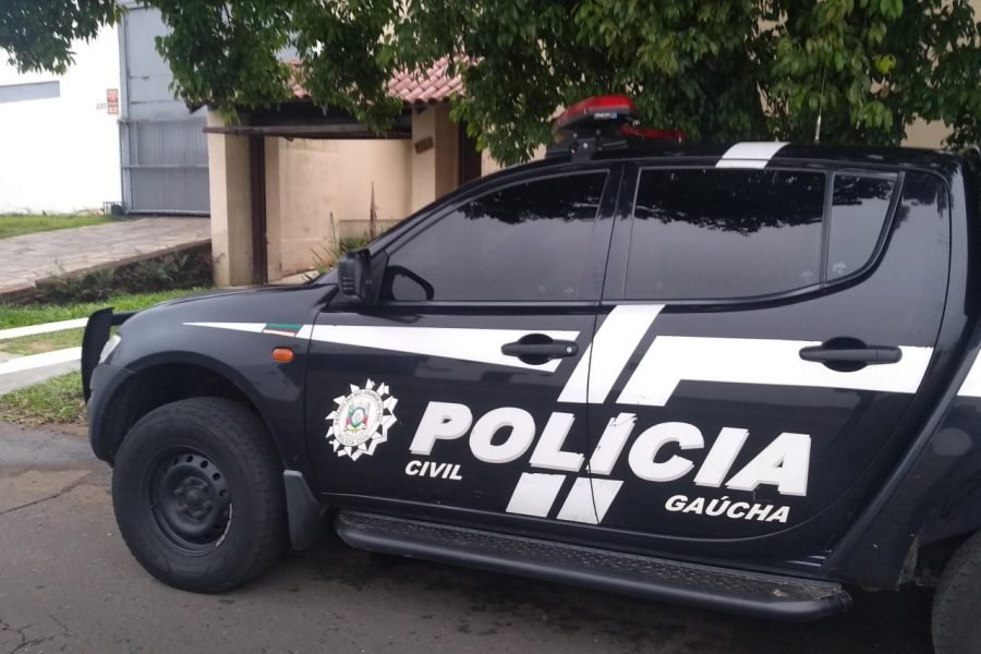 policia civil Gaúcha #Pracegover Foto: na imagem há uma viatura da policia civil gaúcha