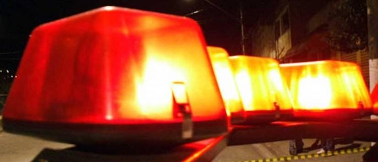 Polícia prende jovem e apreende 2 adolescentes durante operação contra o tráfico em Laguna