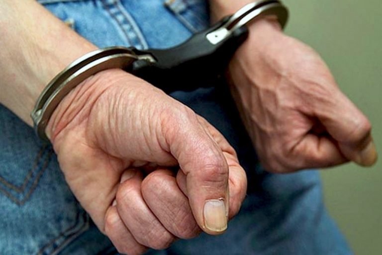 Polícia prende condenado por estupro durante abordagem na SC 434, em Garopaba