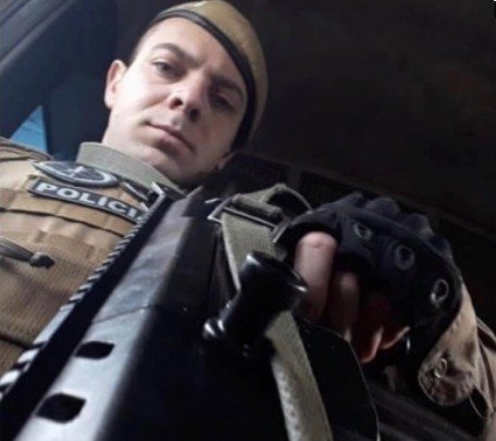 soldado esmeraldino #Pracegover Foto: na imagem há um homem fardado