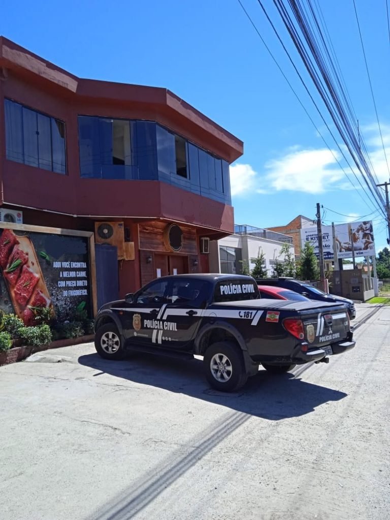 Polícia Civil prende empresário que vendia carne de cavalo em Tubarão e interdita estabelecimento