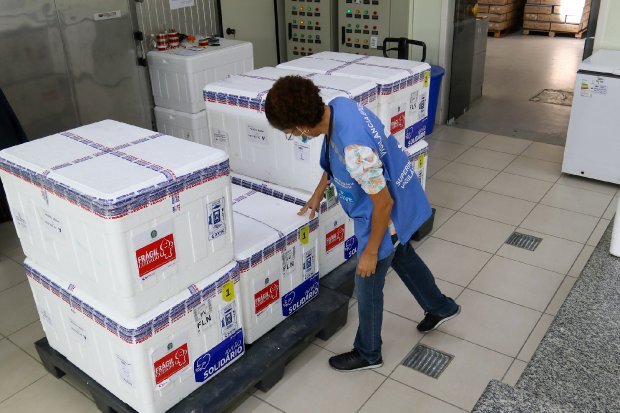 Em SC Estado recebe novo lote com doses da vacina Coronavac