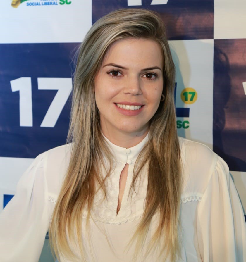 Bia Alves é empossada como vice-presidente do PSL Jovem de SC