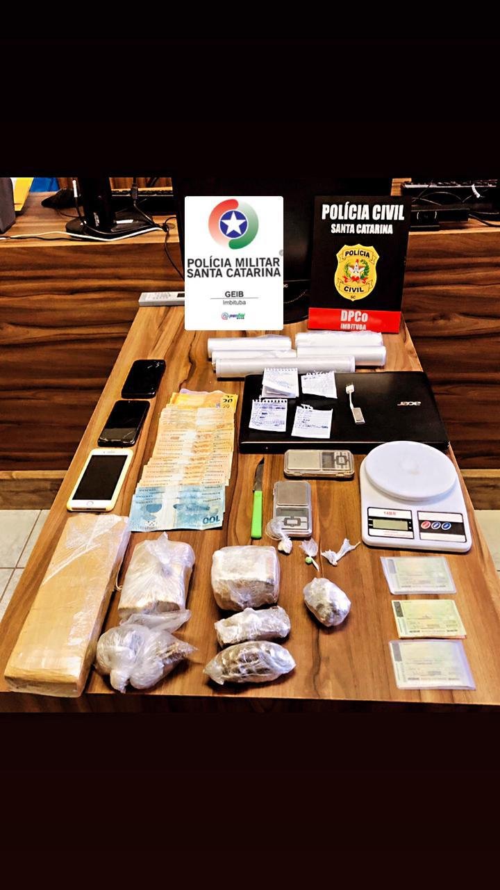 Casal é preso em flagrante por tráfico de drogas, em pousada, em Imbituba