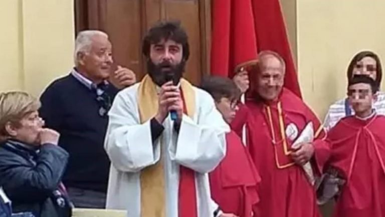 Durante missa, padre anuncia que vai abandonar a batina para viver um grande amor