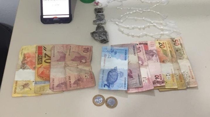 Homens são flagrados vendendo drogas no bairro Oficinas, em Tubarão