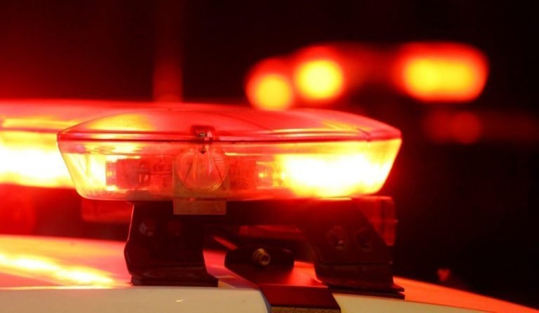 Jovem de 29 anos é detida após tentar furtar bebidas em mercado de Capivari de Baixo