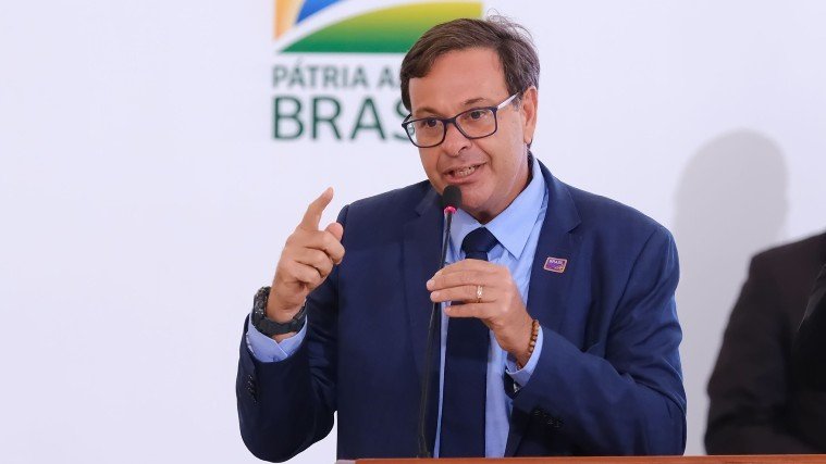 Ministro do Turismo confirma visita a Santa Catarina em maio