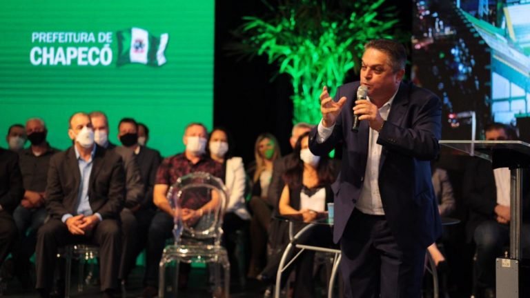 Prefeito de Chapecó adota isolamento somente das pessoas que testam positivo para Covid-19 Prefeito de Chapecó adota isolamento somente das pessoas que testam positivo para Covid-19