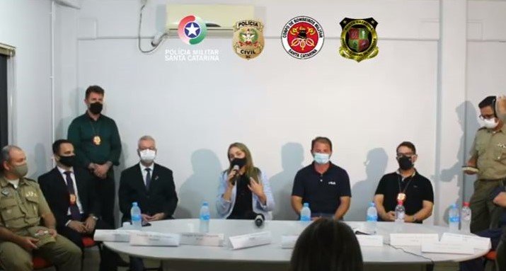 Ao Vivo: Governadora e representantes de Segurança Pública do Estado concedem coletiva de imprensa em Saudades