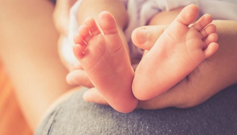 Bebê de 3 meses é internado com hipotermia, em Lauro Müller, após ser abandonado pela mãe Bebê de 3 meses é internado com hipotermia, em Lauro Müller, após ser abandonado pela mãe