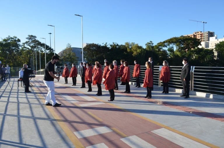 Coral Municipal grava vídeo em alusão aos 151 anos de Tubarão
