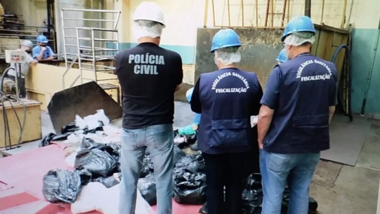 Mais de 400 quilos de carnes impróprias são apreendidas em supermercado de Tubarão