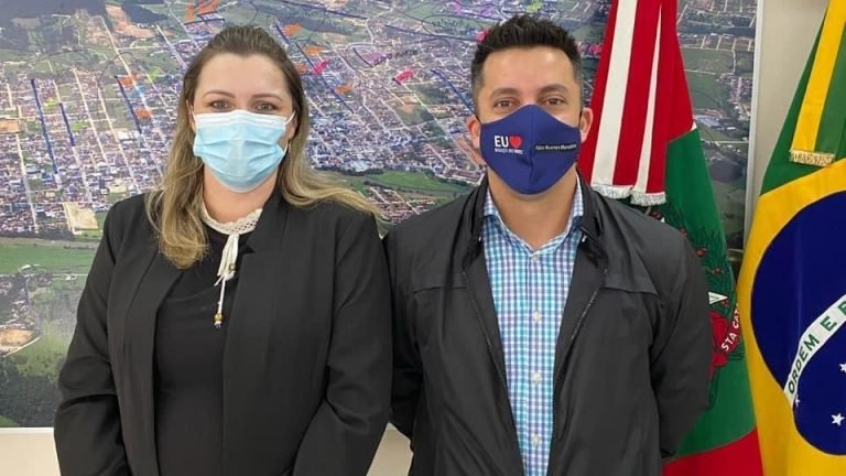 Vereadora Nívea Willemann Rocha assume prefeitura de Braço do Norte