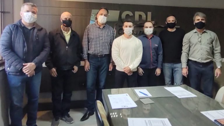 CDL firma parceria para facilitar recrutamento de candidatos a vagas de trabalho